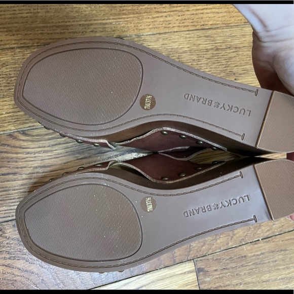 NWOT or box Lucky Brand platform sandals, size 7 - Picture 2 of 7